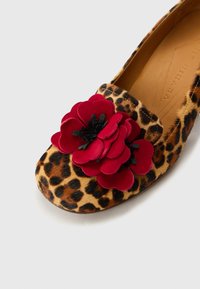 Chie Mihara MUKAI 47 - Classic heels - ante rojo/sucre rubi