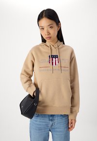 GANT ARCHIVE SHIELD HOODIE - Sweatshirt - caramel beige