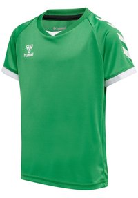 Grön sporttröja i polyester, med korta ärmar, rund halsringning och vita detaljer på ärmarna. Hummel-logotypen är närvarande.