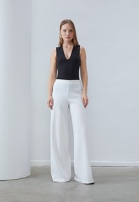 Anna Field Top - black