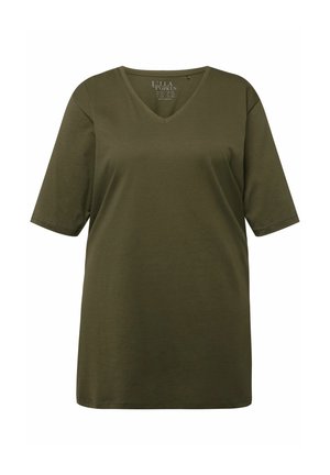 Ulla Popken PLUS SIZE RELAXED FIT V-NECK TEE  - T-Shirt basic - forest green
