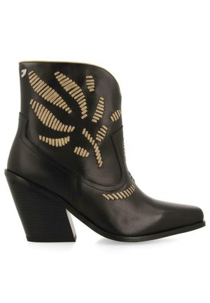 BORDADO RAJEC - Botines camperos - off white