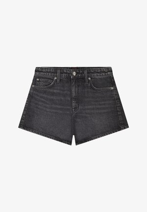 Shorts en jean noir avec poches avant, passants pour ceinture, fermeture par bouton et légers effets de décoloration sur le tissu.