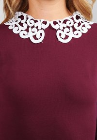 Dorothy Perkins Trikoomekko - bordeaux