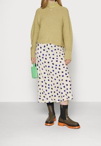 Monki Strickpullover - beige