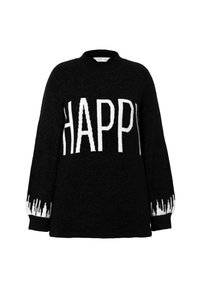 Schwarzer Strickpullover mit dem Schriftzug "HAPPY" in weißer Schrift auf der Vorderseite, weißen Akzenten an den Bündchen und einem lockeren Schnitt.