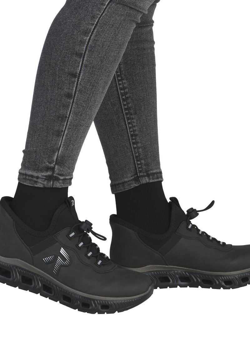 Rieker Baskets basses - grau
