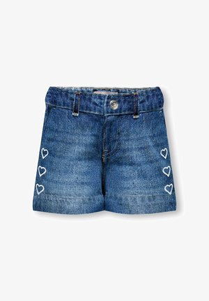 Blauwe denim korte broek voor peuters met drie witte geborduurde harten op elk been, voorzien van broeklussen en een sluiting met een knoop aan de voorkant.