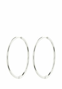 Orecchini a cerchio in argento con un design liscio e arrotondato. Presentano una chiusura senza soluzione di continuità e una finitura metallica lucida. Leggeri e semplici.