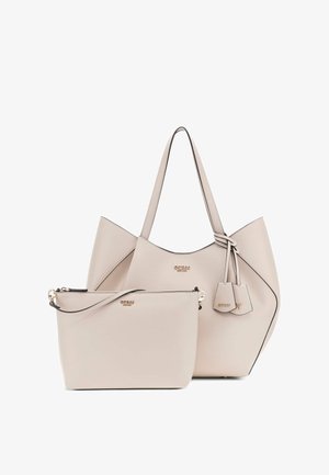 Borsa a tote beige in materiale sintetico con doppi manici, caratterizzata da un dettaglio a nodo e da etichette decorative. Include una pochette zip coordinata più piccola.