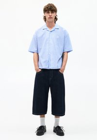 PULL&BEAR - STRIPED WITH EMBROIDERY - Cămașă - light blue Imagine miniatură 1