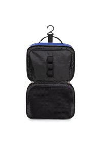 Svart reseväska med blå accent, två fack, ett nätfack, dragkedjestängning och en hängkrok på toppen.