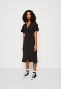 Vero Moda - VMSAKI SS CALF WRAP GA NOOS - Nappali ruha - black Miniatűr kép 1