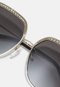 Michael Kors GREENPOINT - Occhiali da sole - light gold-coloured