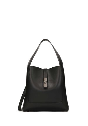 Borsa a mano nera in pelle con un design strutturato, caratterizzata da un'apertura ampia, una superficie liscia e un dettaglio con chiusura metallica sul davanti.