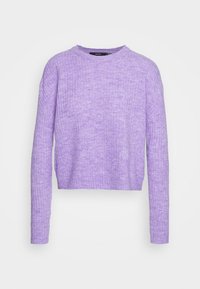 Lila gerippter Pullover mit langen Ärmeln, Rundhalsausschnitt und cropped Länge, der eine weiche Textur und subtile Farbtonvariationen aufweist.