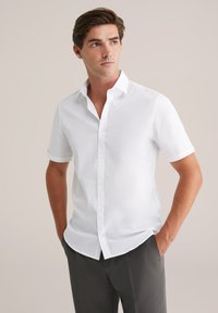 FUNDAMENTALS - Camisa - white