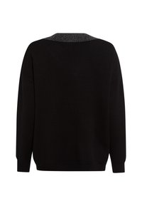 Schwarzer Pullover mit lockerem Schnitt, ausgestattet mit einem gerippten schwarzen Kragen. Die Textur wirkt weich, mit langen Ärmeln und einem minimalistischen Design.