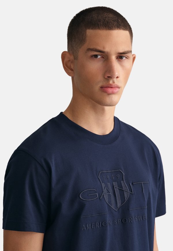 TONAL ARCHIVE SHIELD - Print T-shirt2