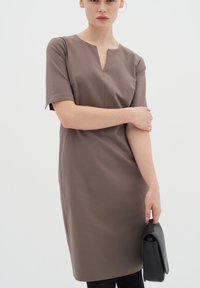 InWear ZELLA  - Pouzdrové šaty - sandy grey