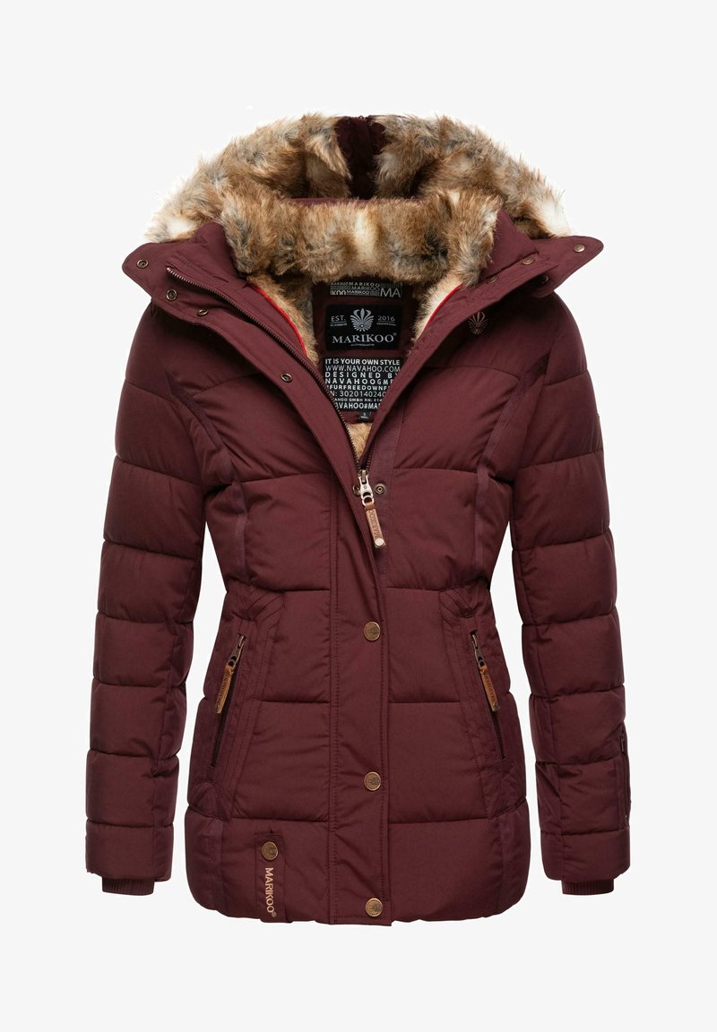 Bordo pufjakas ar kažokādas odere kapuci. Iekļauj rāvējslēdzēju un pogu aizdari, divas sānu kabatas un šūtu rakstu izolācijai.