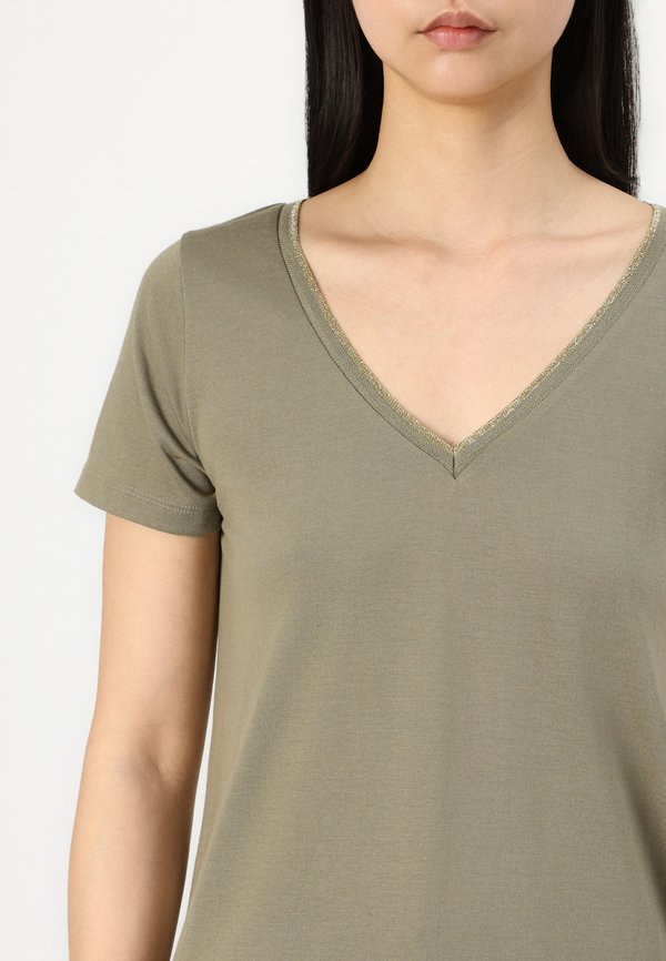 DALILA V NECK  - Basic T-shirt3