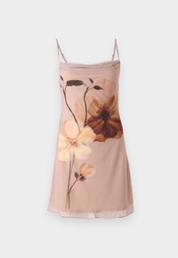 Robe à imprimé floral en tissu rose doux, dotée de bretelles spaghetti, d'une coupe ample et de grandes fleurs dans des tons marron et crème.