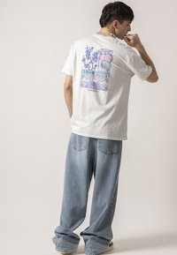 Kaotiko WASHED TOKYO UNISEX - T-shirts med print - cement