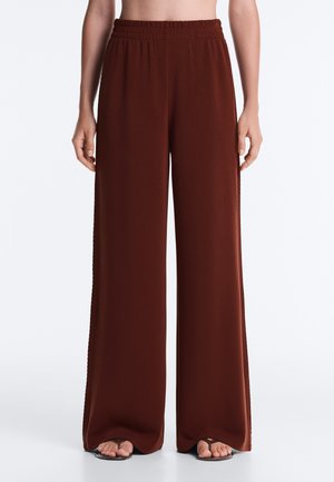 OYSHO, Pantalon classique - terracotta