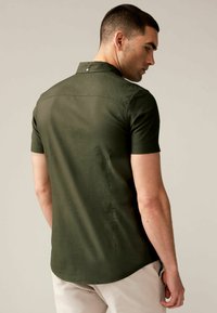 Next SHORT SLEEVE OXFORD  SLIM FIT. - Ing - green