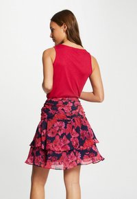 Morgan WITH OPENING ON SHOULDER - Top - framboise