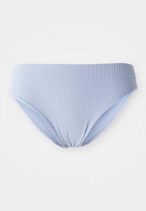 Lichtblauwe geribbelde slip-achtige onderbroek met een brede elastische tailleband en subtiele gathered details in het midden van de voorkant.