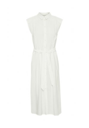Biała, bezrękawnikowa sukienka zapinana na guziki, z kołnierzykiem i materiałowym paskiem, o prostym kroju i gładkiej fakturze.