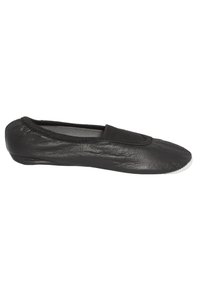 Schwarze Leder-Balletschuhe mit abgerundeter Zehe, elastischem Riemen am Spann, strukturiertem Obermaterial und weißer Sohle. Glattes Innenfutter. Schlankes Profil.