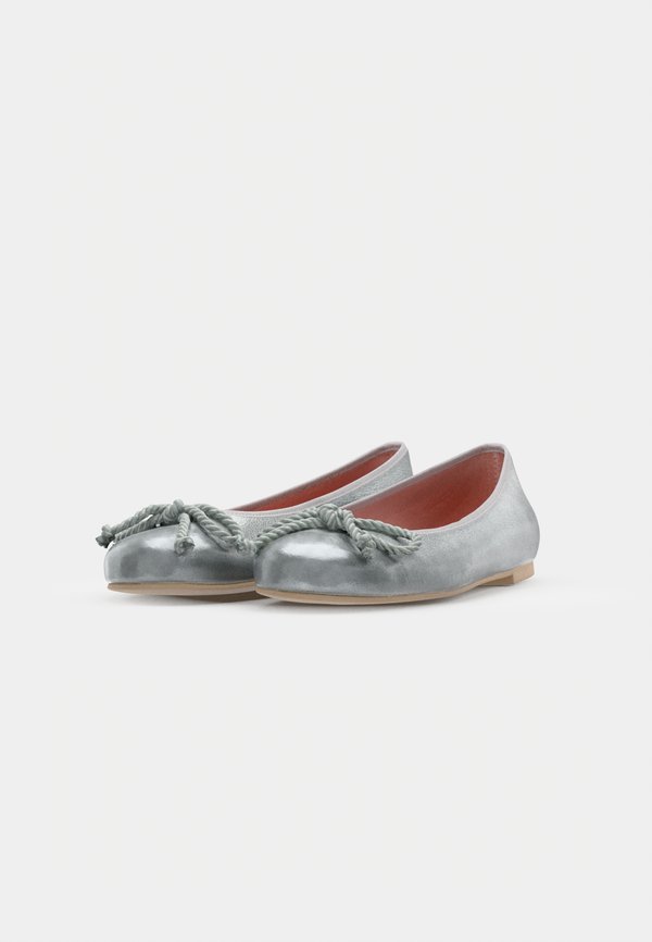 AMI   - Ballet pumps - plata3