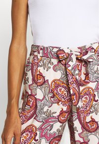 comma Pantalon classique - multi-coloured