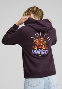 Puma DOWNTOWN GRAPHIC - Jersey con capucha - midnight plum