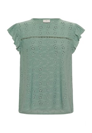Top verde cu mânecă scurtă, cu modele brodate, umeri volănați și decolteu rotund. Accente din dantelă pe piept. Material moale.