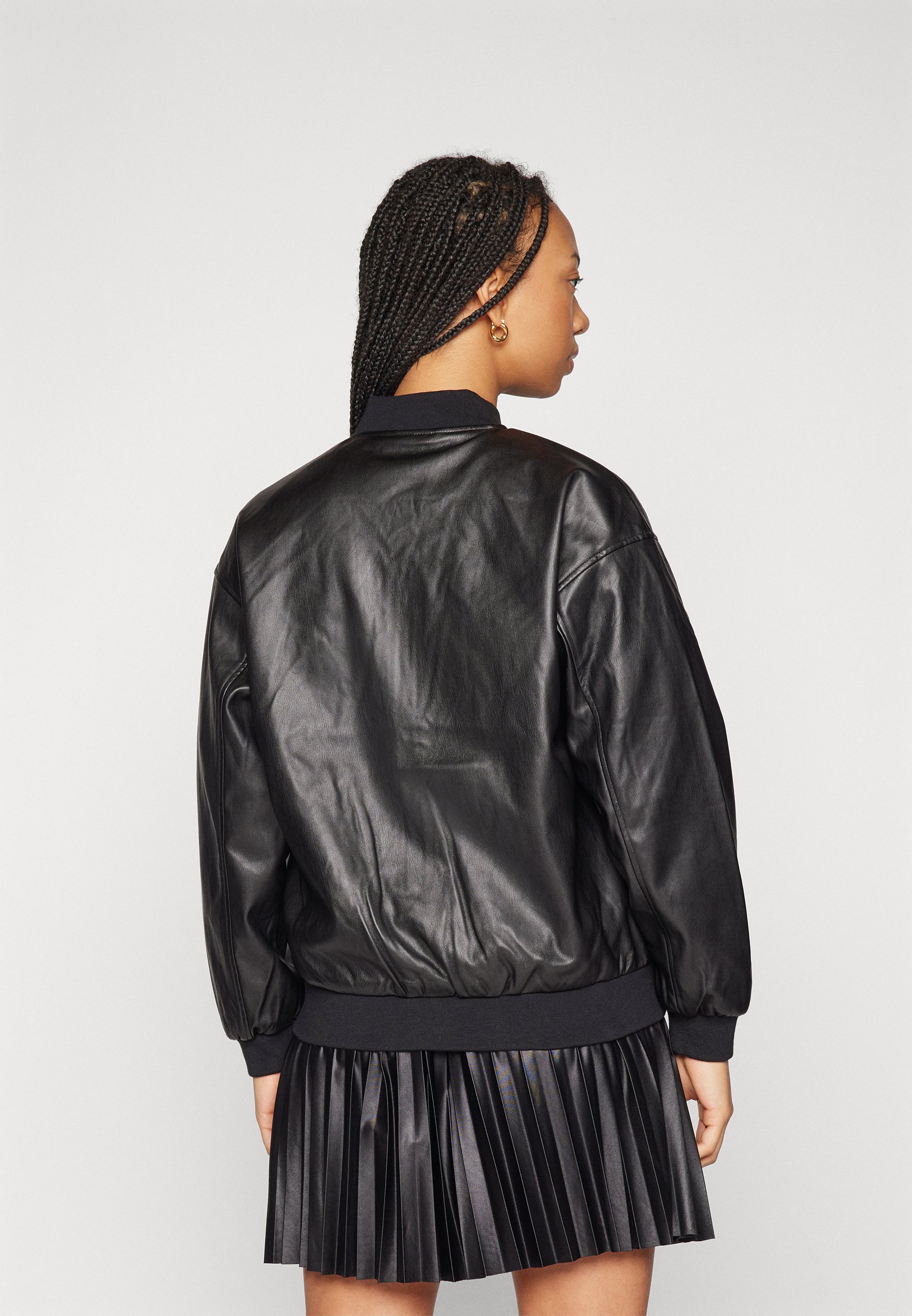 NOISY MAY Damen Bomberjacke Aus PU, Oversize-Schnitt, Mit Reißverschluss & Seitentaschen