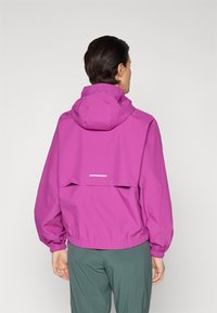 Nike Performance STORM-FIT SWIFT - Sportska jakna - hot fuchsia/black/reflective silver