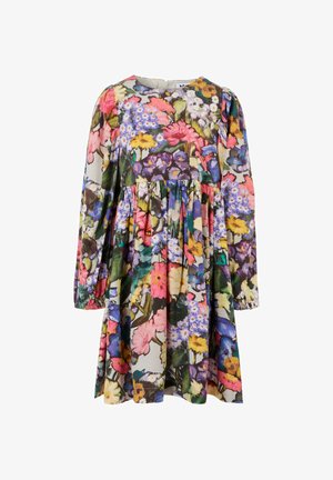 Robe à manches longues avec taille froncée, ornée d'un imprimé floral vibrant comportant des fleurs roses, jaunes, violettes, bleues et vertes sur un fond crème.