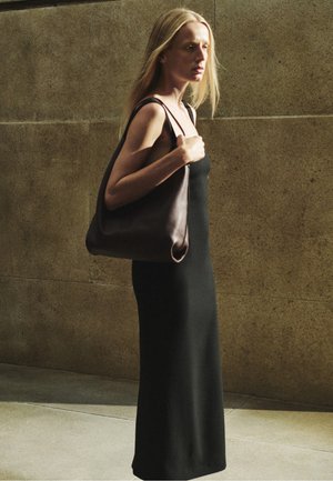 Massimo Dutti, NAPPA LEATHER BUCKET BAG - Sac à main - dark brown