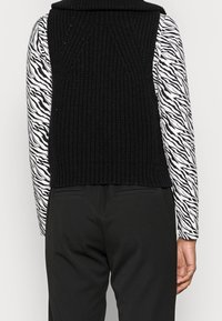 EDITED Sweter