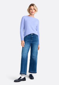 Rich & Royal MIT RUNDHALSAUSSCHNITT - Strickpullover - frosty lavender