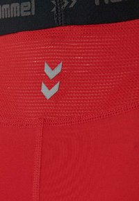 Hummel Pantaloncini sportivi - true red