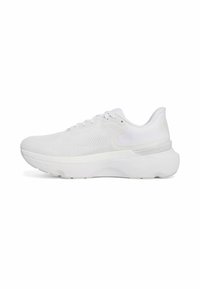 Baskets blanches de sport avec une tige en maille texturée, un col rembourré, une semelle cushioned et un design minimaliste avec des accents ton sur ton.