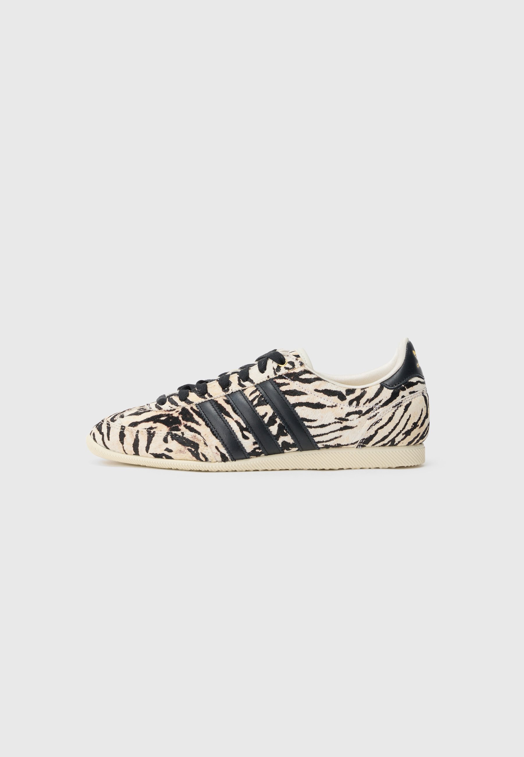 adidas gazelle silver green womens Men's adidas Superstar Shoes White IF1585 main image 0