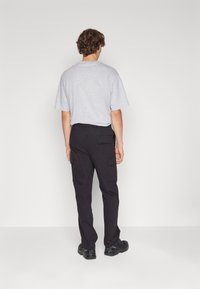 Only & Sons ONSSINUS PANT - Kapsáče - black