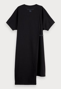 Vestido negro hecho de una tela suave, con un fit holgado, mangas cortas y un diseño asimétrico único con una correa de acento.