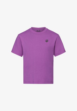 Paars T-shirt met korte mouwen en ronde hals, met een klein zwart pootafdruklogo op de linkerborst.